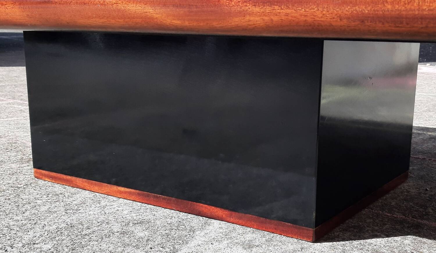 Signed coffee table (Jean Claude Mahey, 70s)