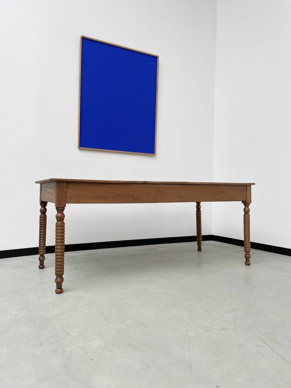 Walnut silk table 1900