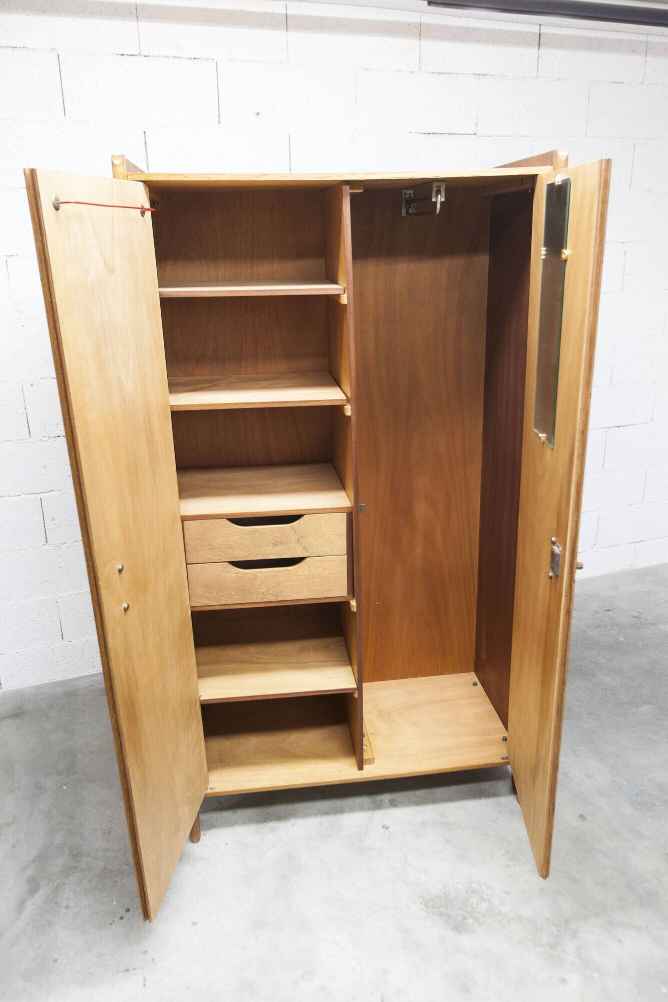 1950s Mid-Century Modern oak wardrobe with 2 doors and 2 drawers.