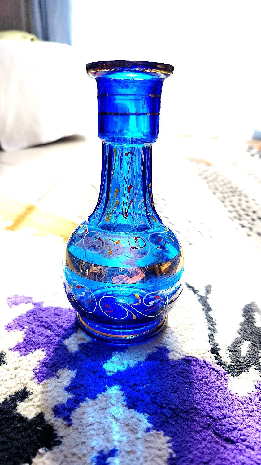 Vase en verre bleu
