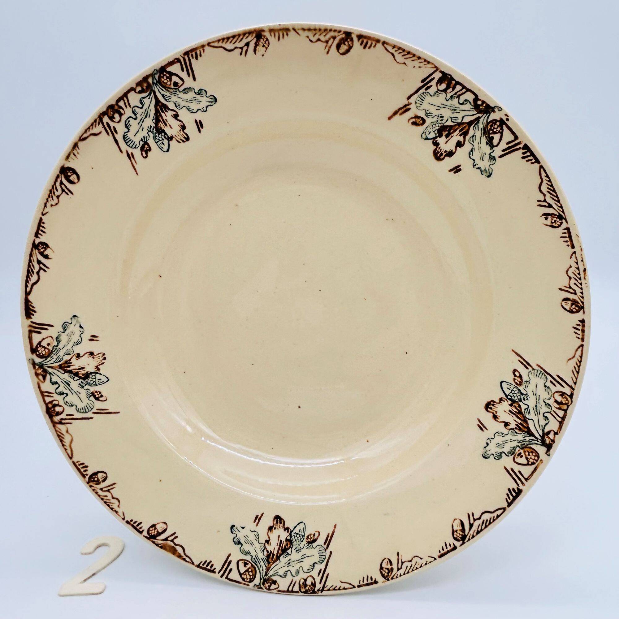 4 deep plates, oak and acorn.