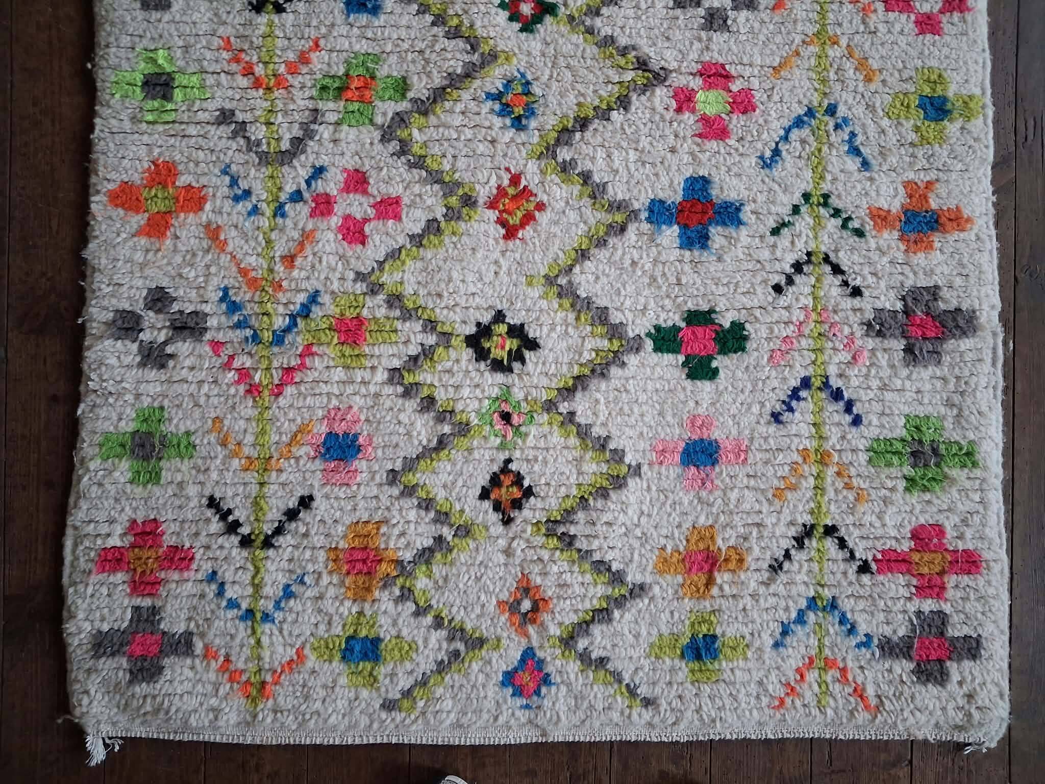 Tapis berbère beni Ouarain fait main 144x102cm