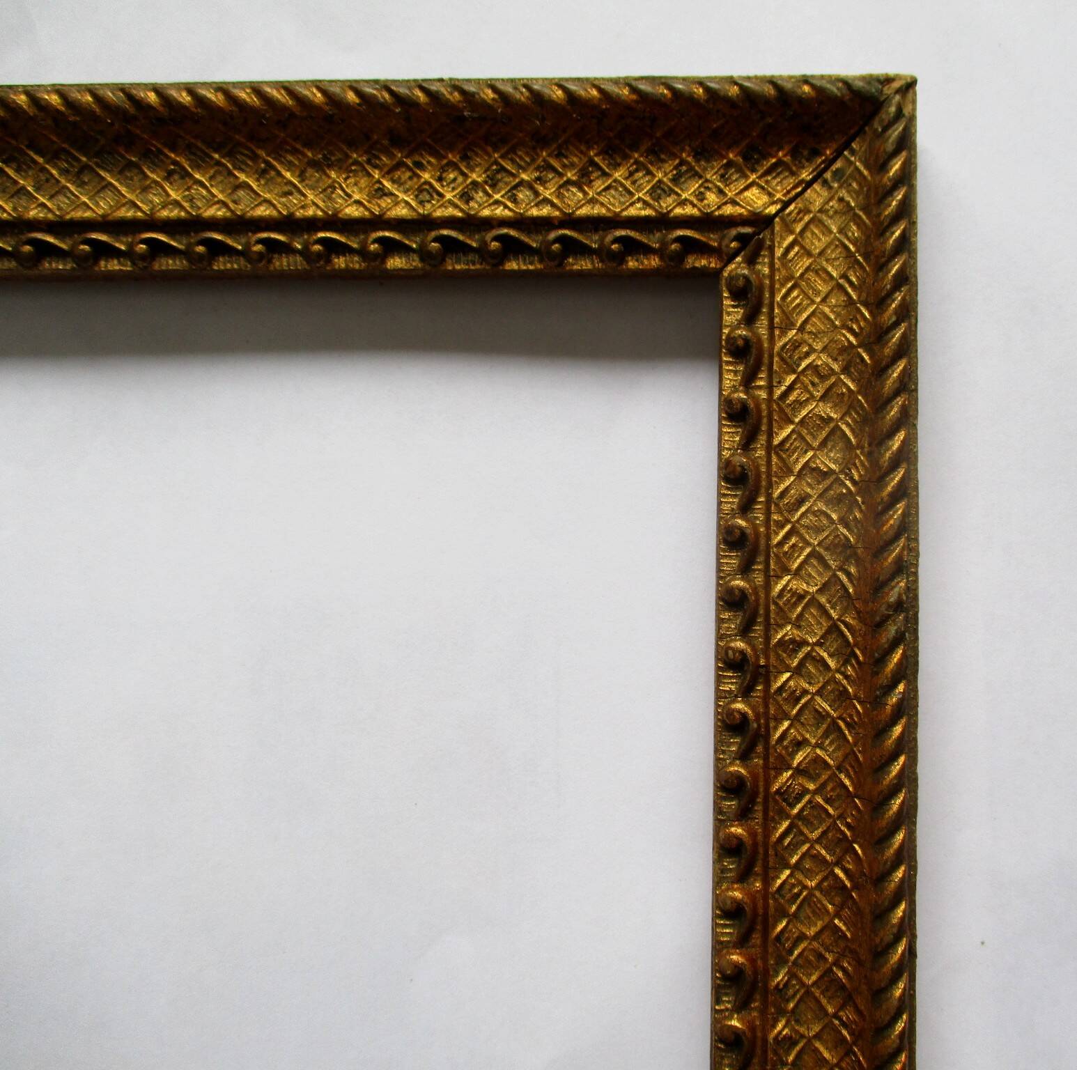 Antique gilded wooden frame for 212 x 272 mm subject