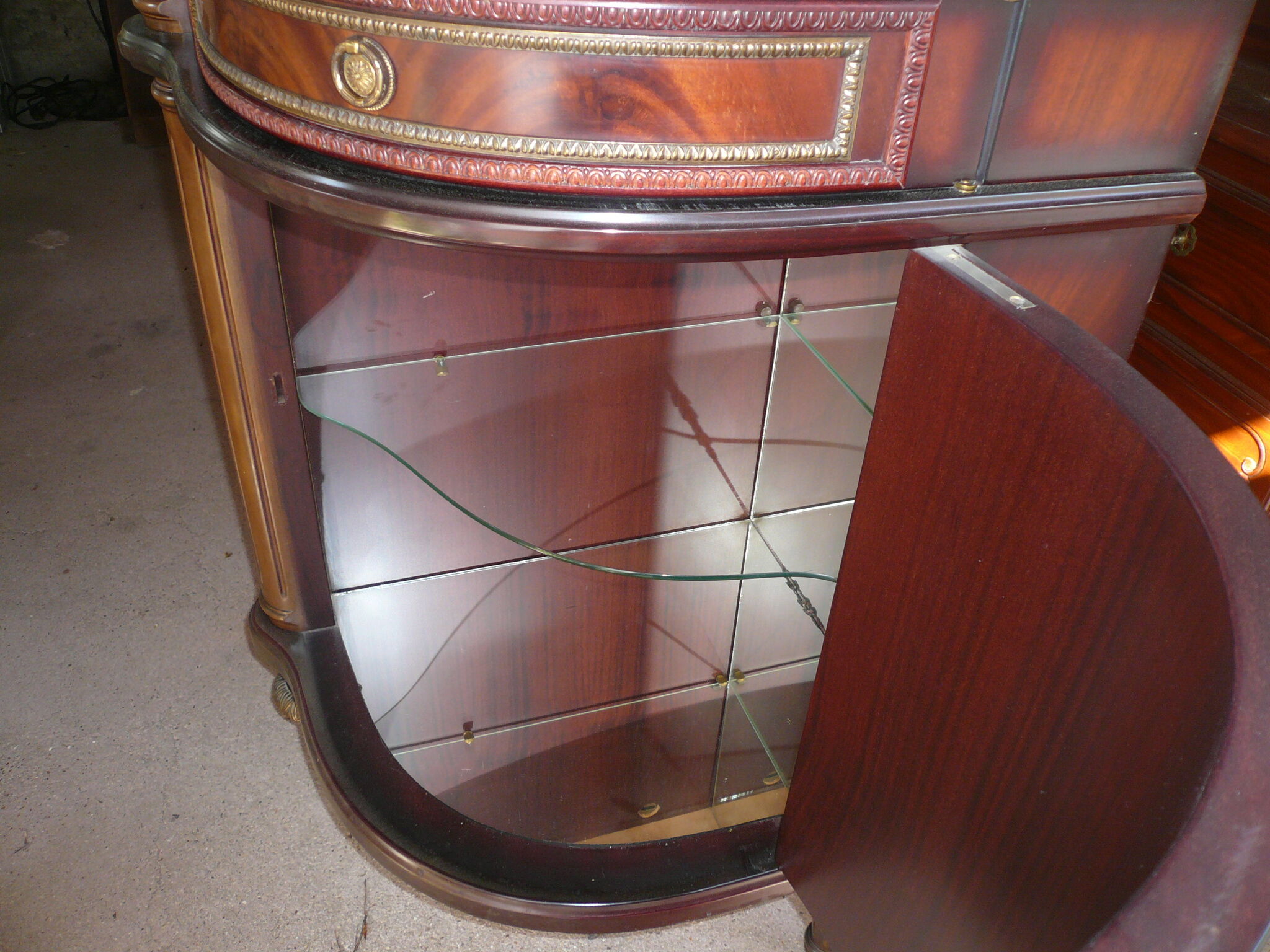 Sideboard style Louis XVI