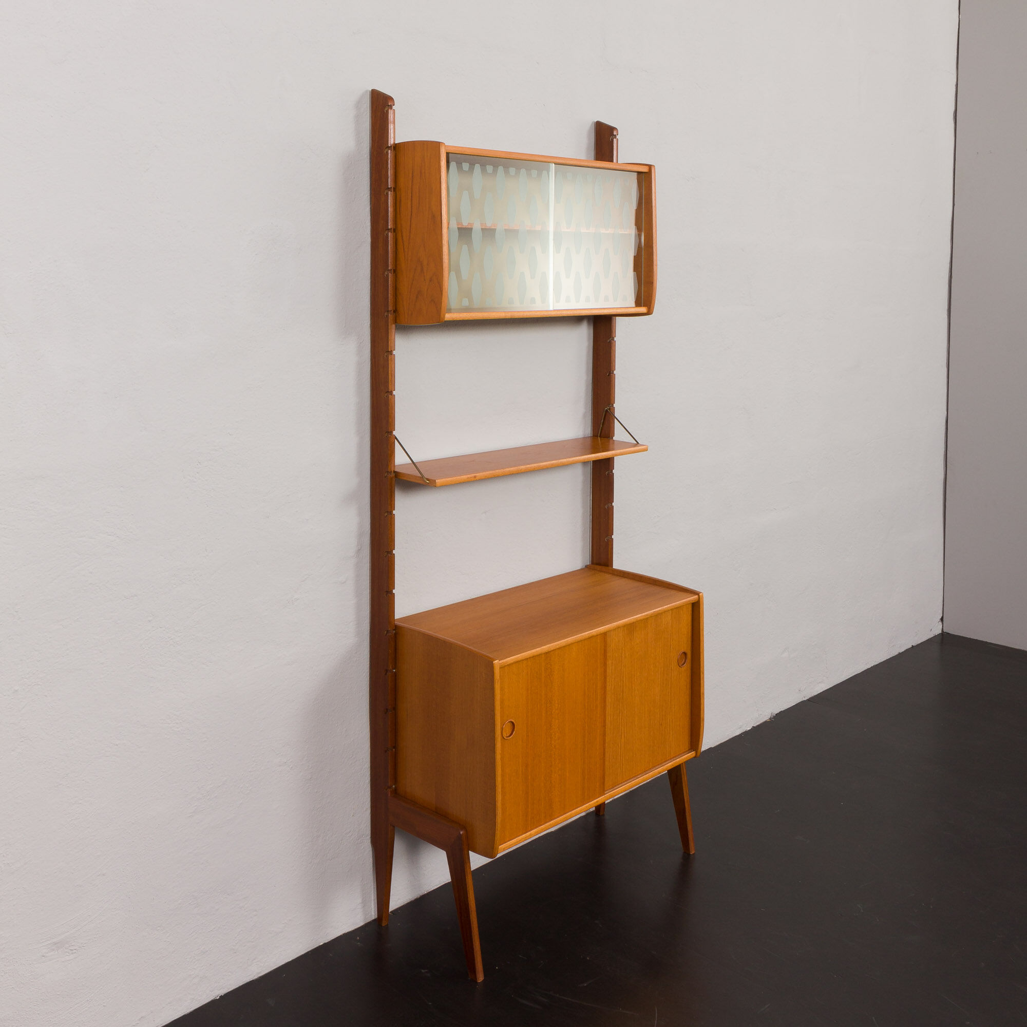 Scandinavian free standing wall unit model Ergo in light teak by John Texmon, Norway 1960s