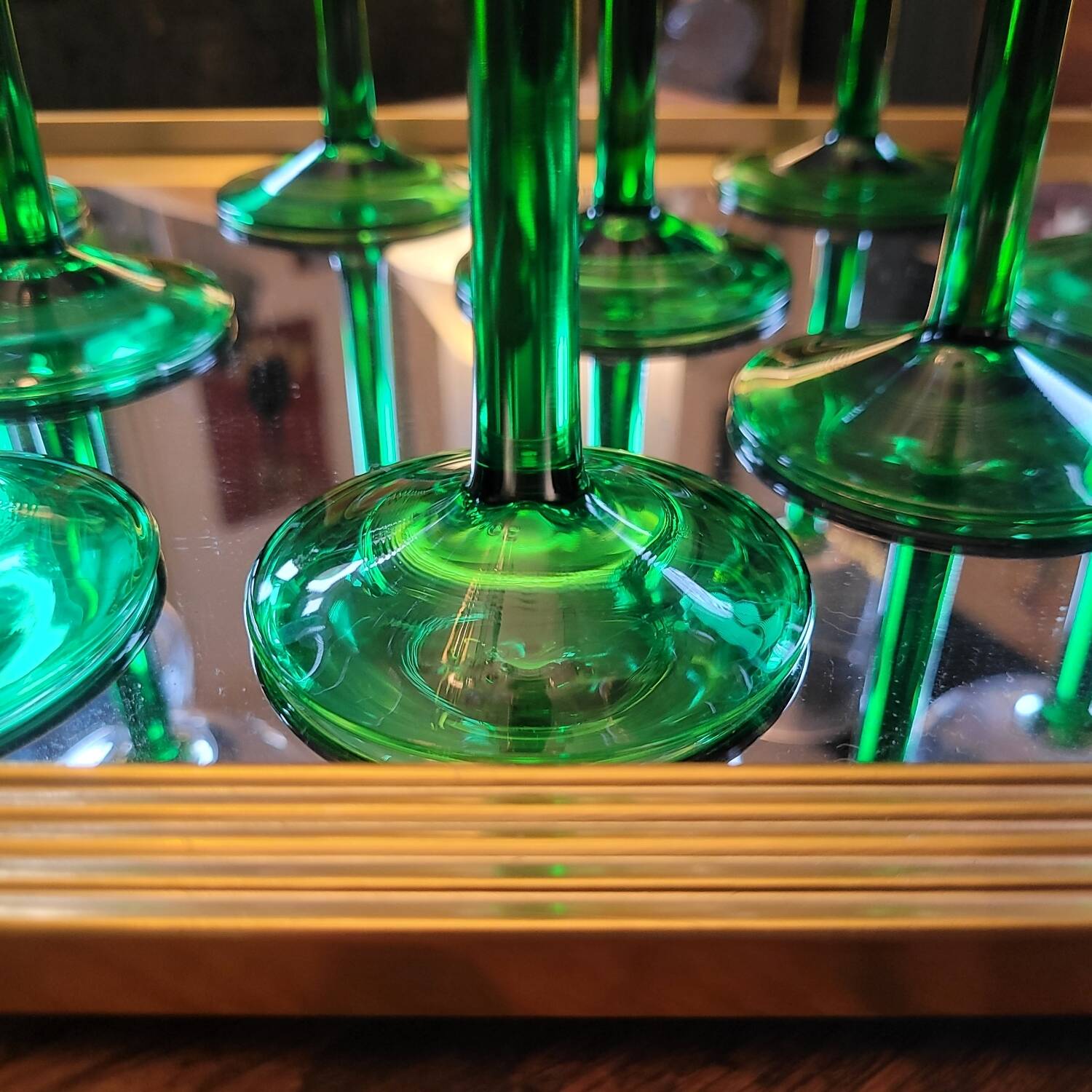 Verres d’Alsace à pied vert. Années 70