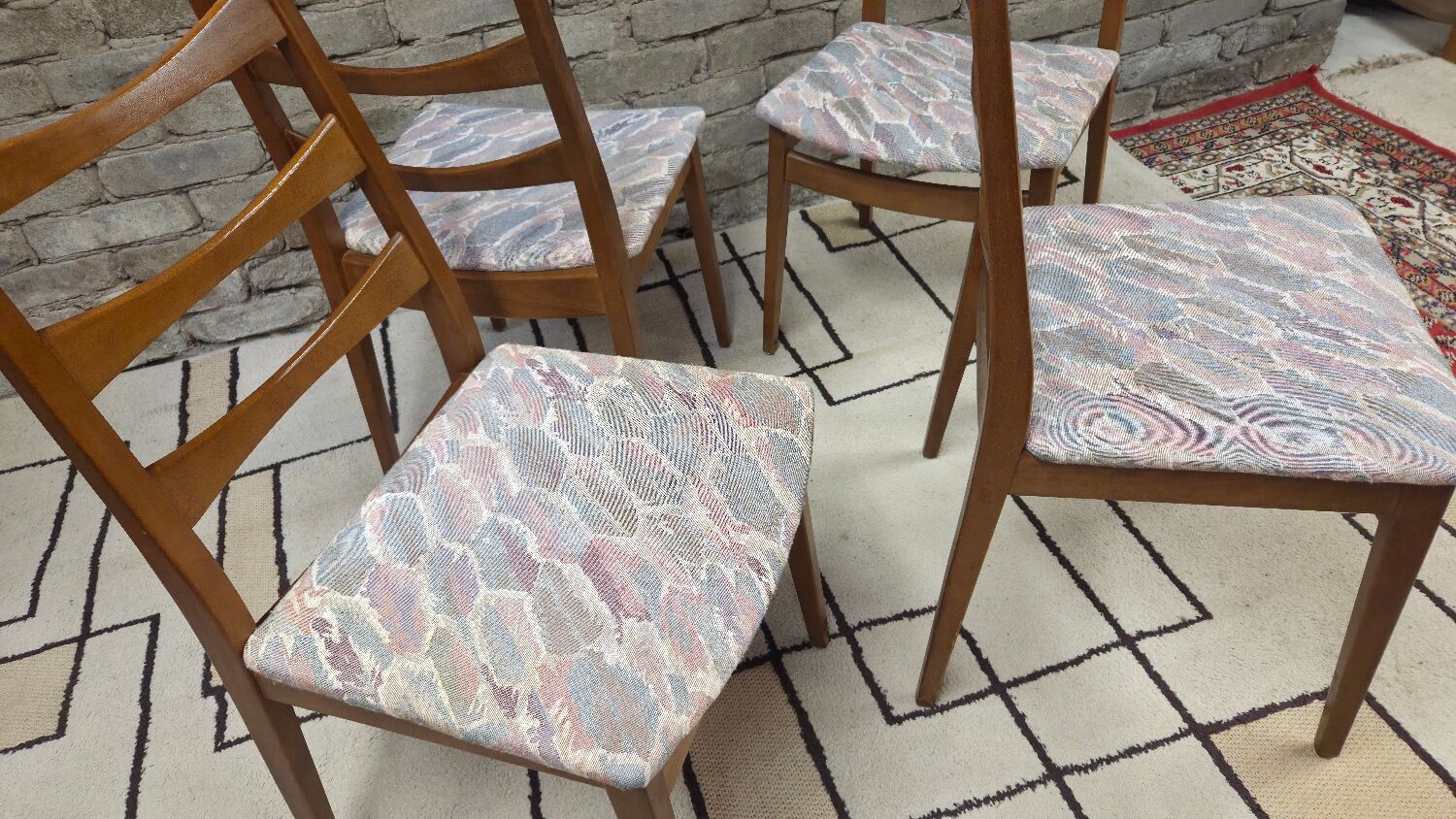 Set of 4 vintage Welzel chairs in 1970s Scandinavian style.