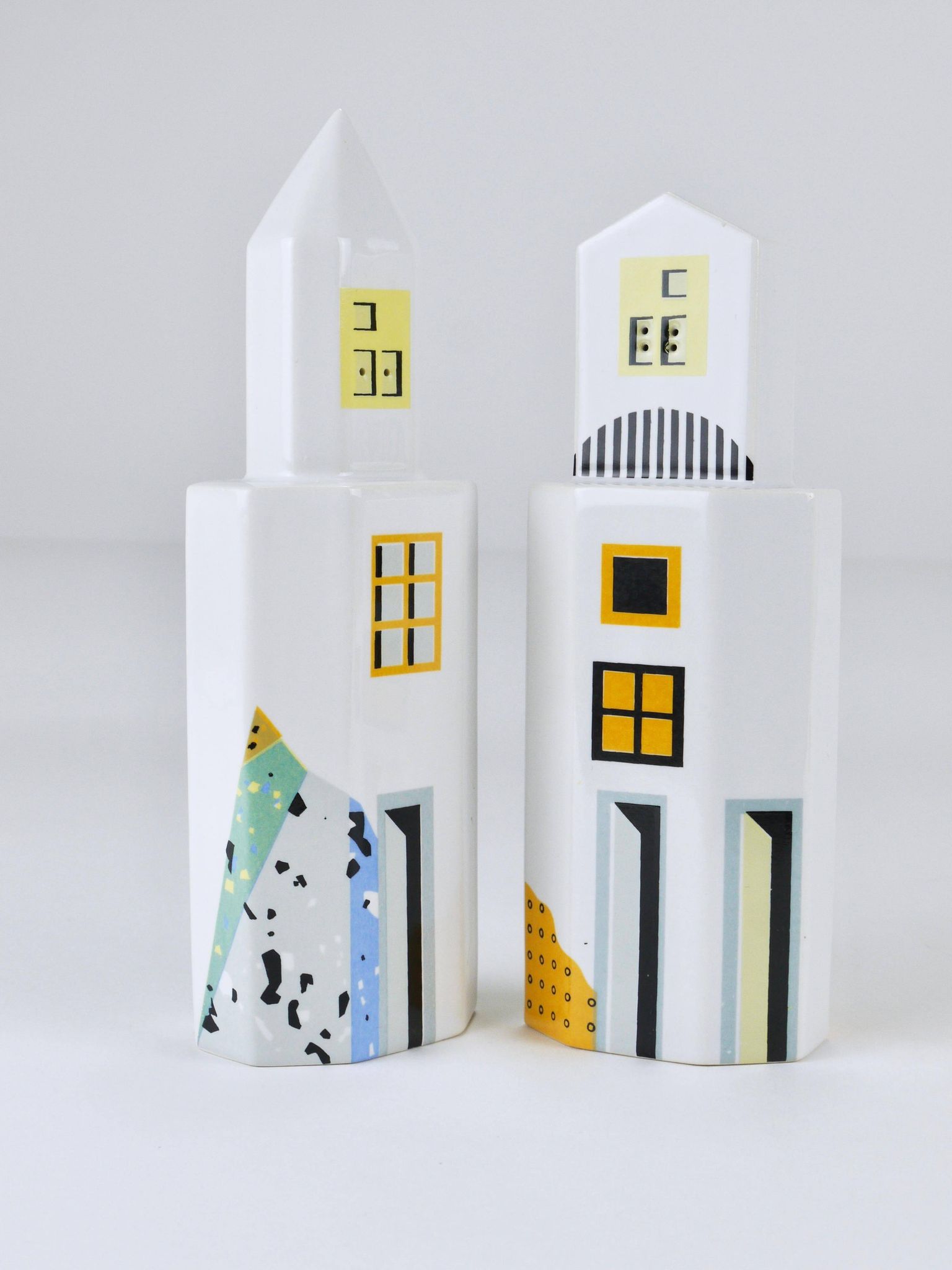 Heide Warlamis salt and pepper shakers skyscrapers postmodern, Vienna collection 1990