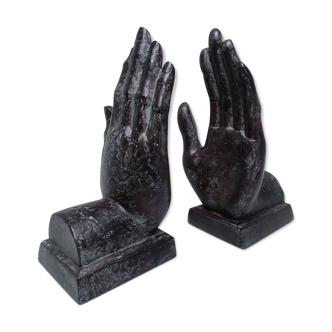 Pair of hand-held hand book painted