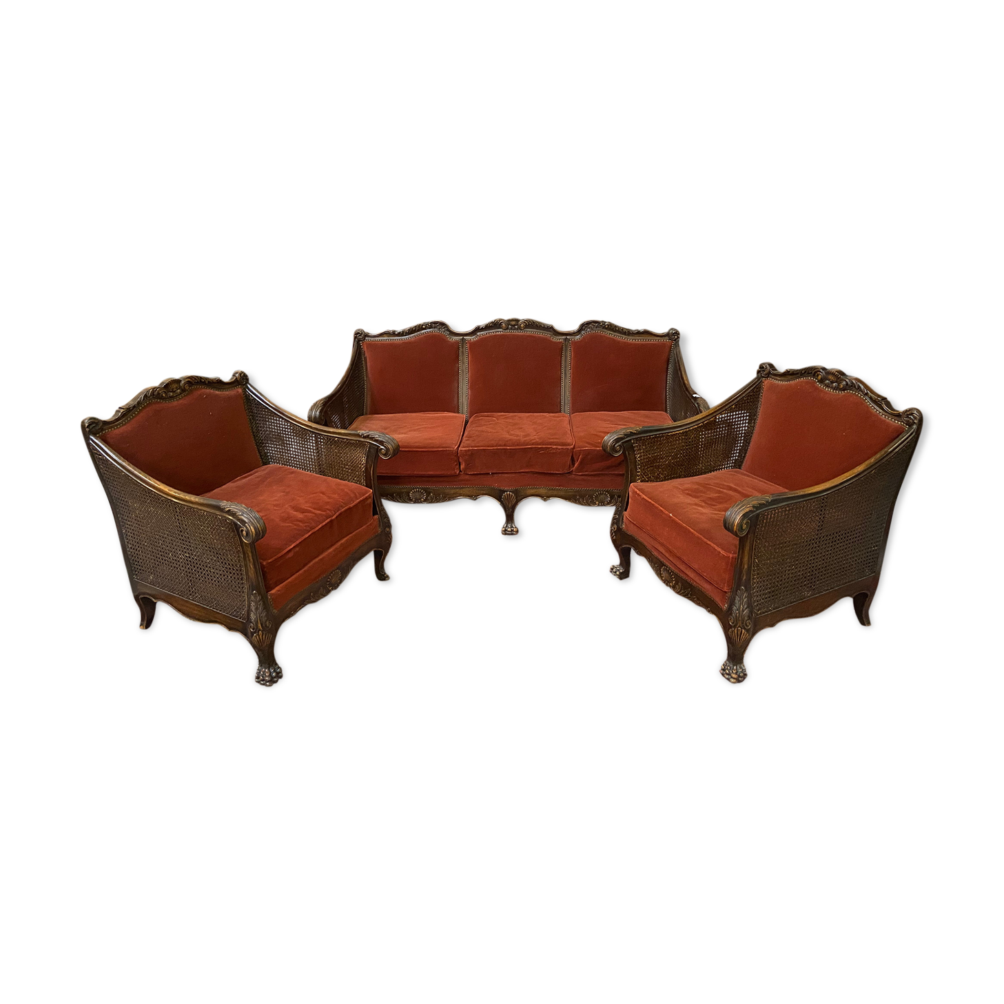 Baroque living room in burgundy velvet and wood
