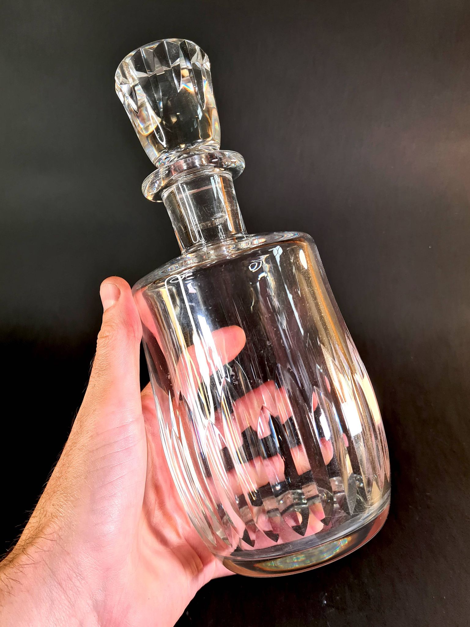 Élégante carafe en cristal taillé Baccarat