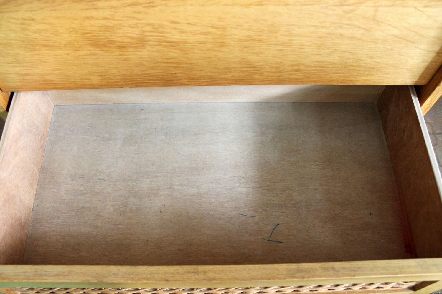 Secrétaire vintage en bois et rotin