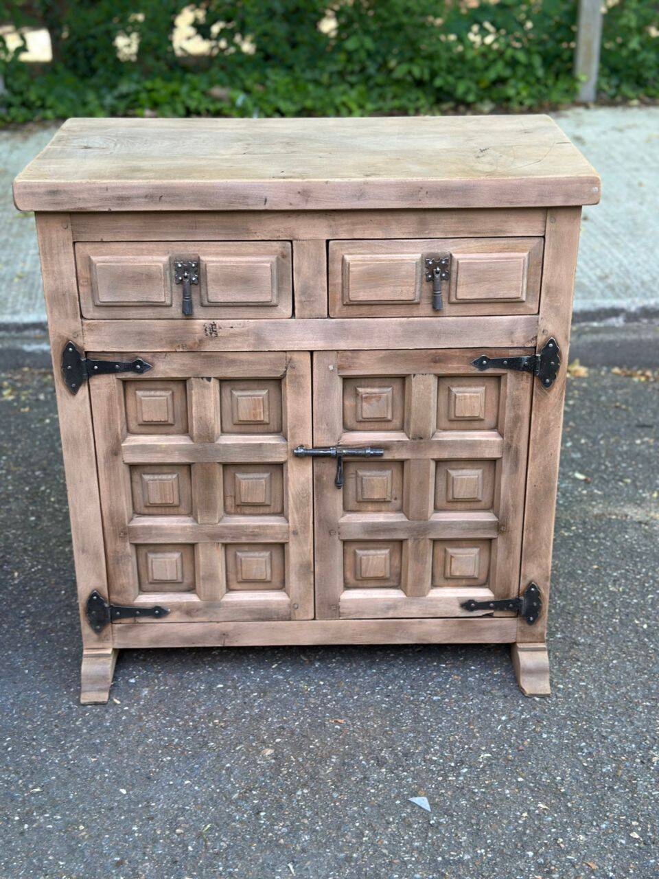Renovated Spanish chest of drawers in solid walnut from the 1950s.