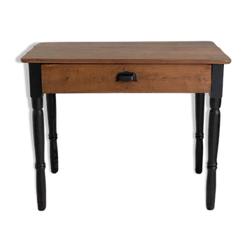 Small 19th-century children's desk in oak.