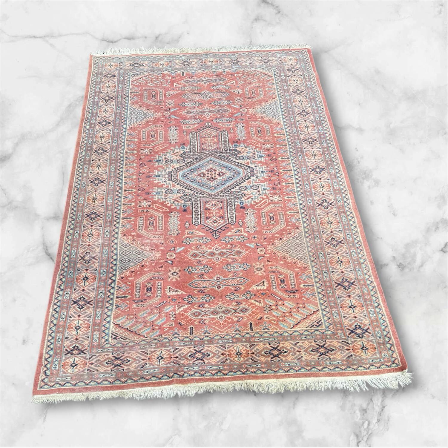Handmade oriental rug in wool. 1950
