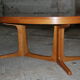 Baumann oval expandable table