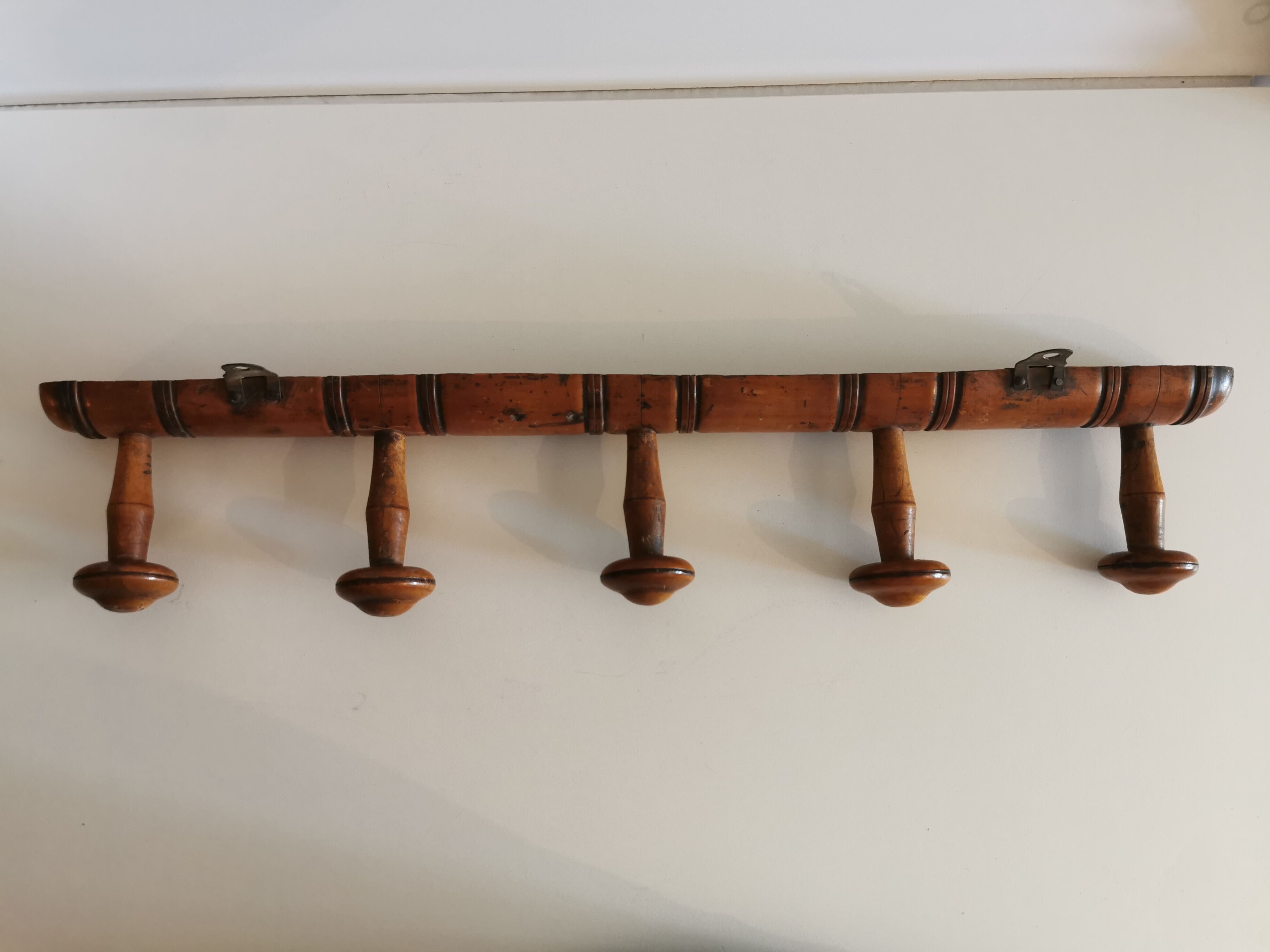 Old wall coat holder with 5 patères