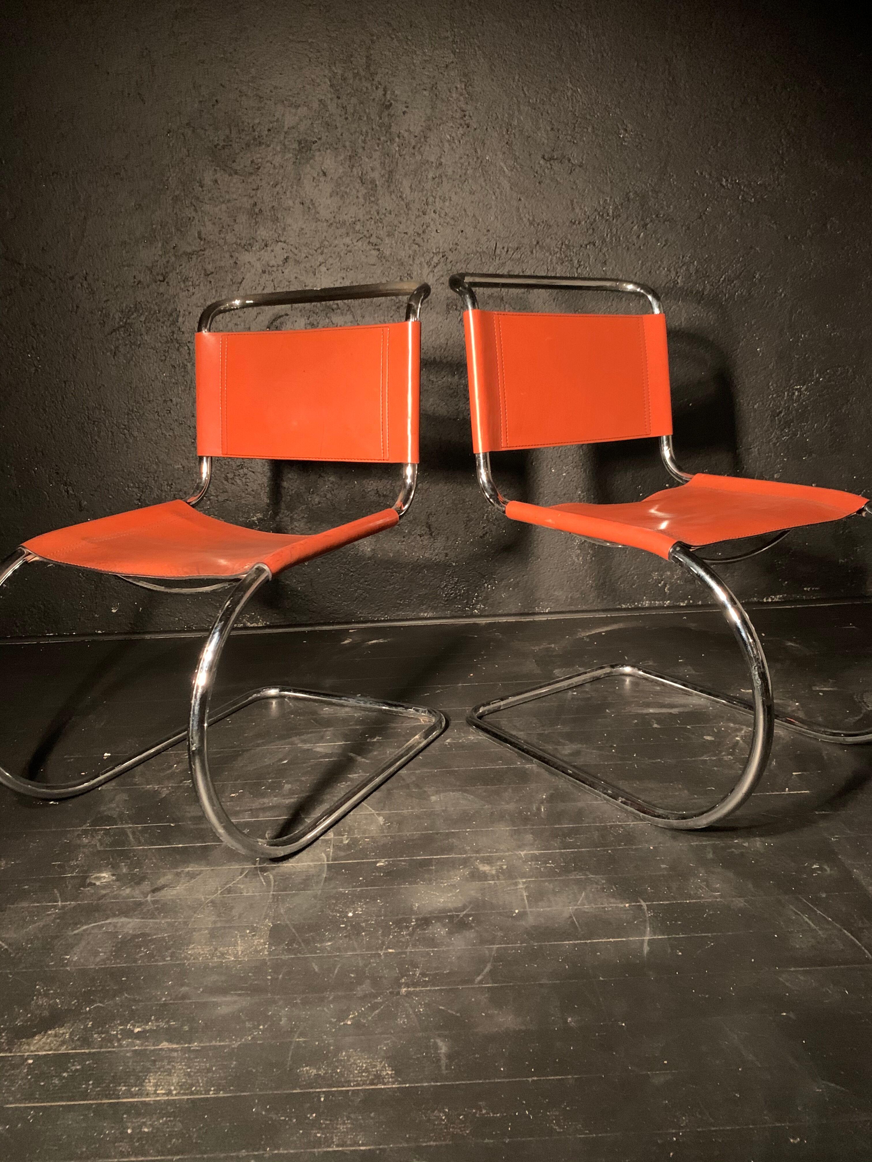 Pair model chair MR10 design Ludwig Mies Van Der Rohe