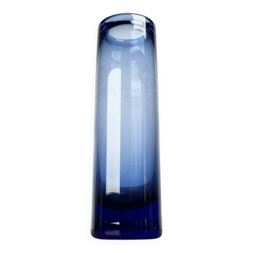 Blue glass vase from the Danish Mid-Century Modern Labrador series by Per Lütken for Holmegaard, 1950s.