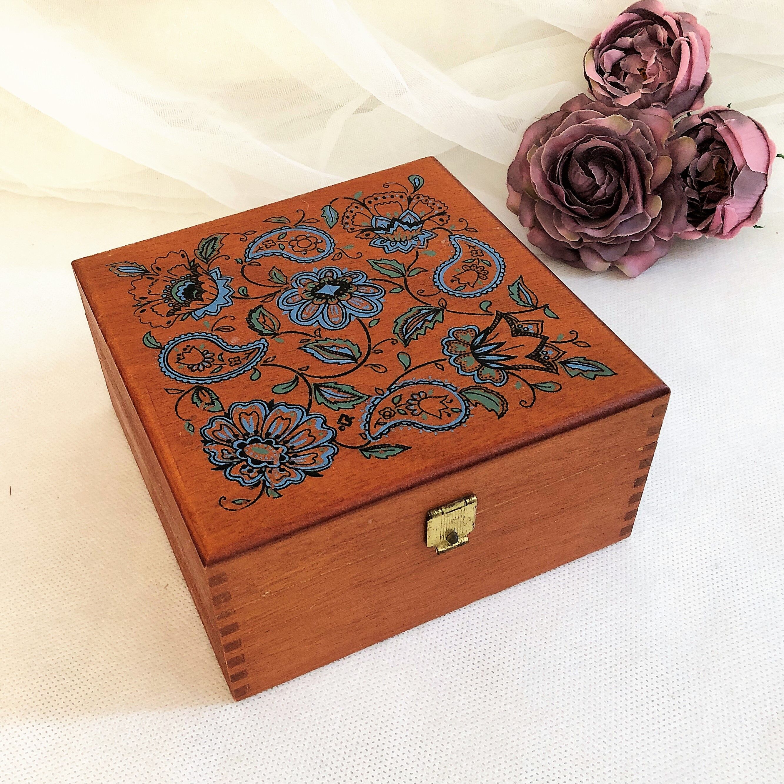 Wooden box