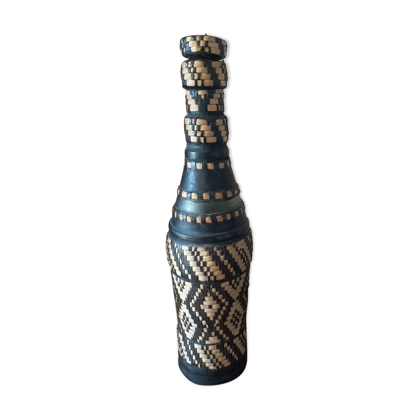 Bottle vase sheathing braided basketry and leather Ethnic Crafts