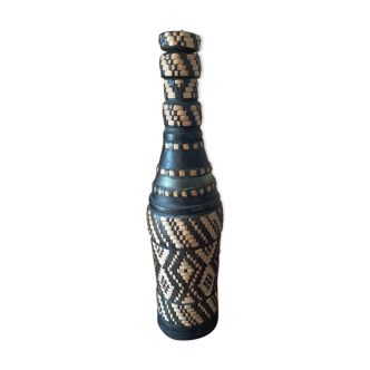 Bottle vase sheathing braided basketry and leather Ethnic Crafts