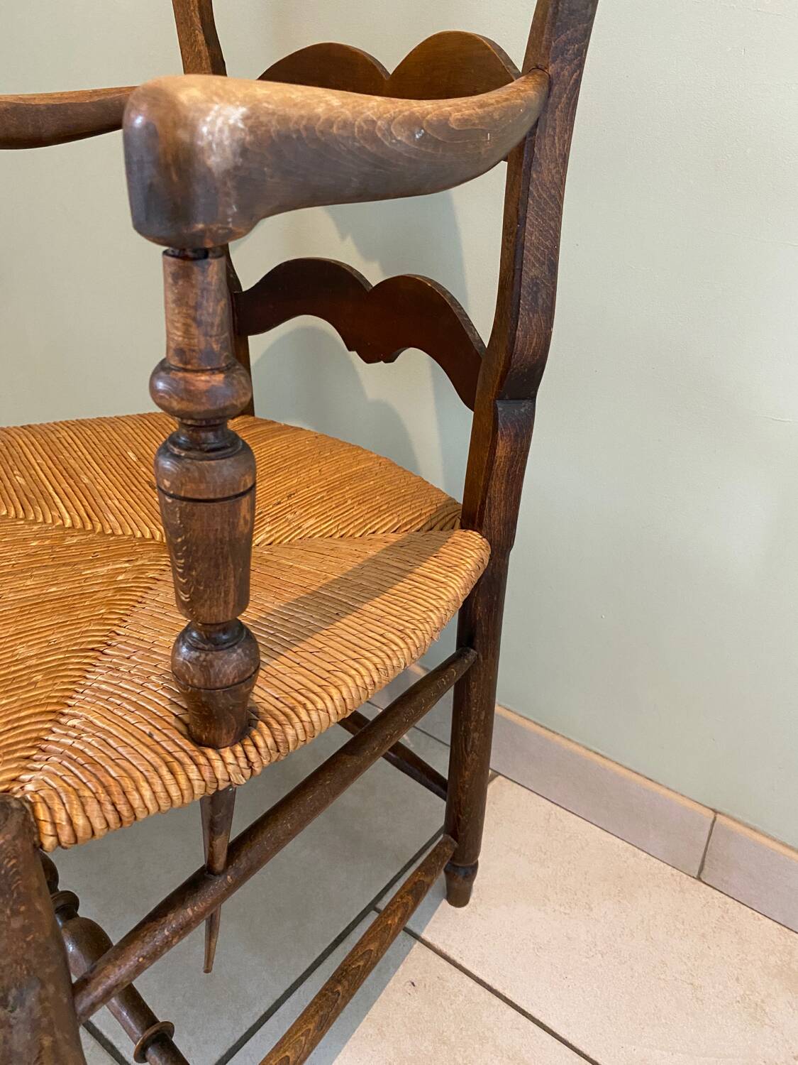 Straw country armchair