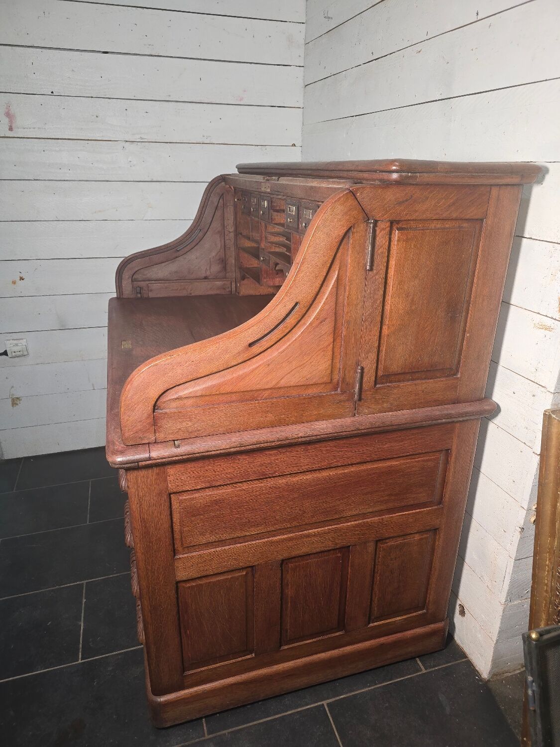 American curtain desk in solid oak from the 1900s.