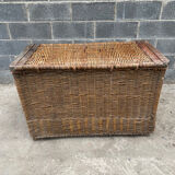 Wicker storage chest/trunk