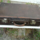 Leather case in brown interior fabric