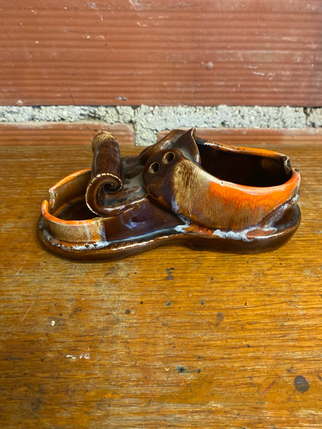 Cendrier ancien Vallauris céramique multicolore forme chaussure vintage
