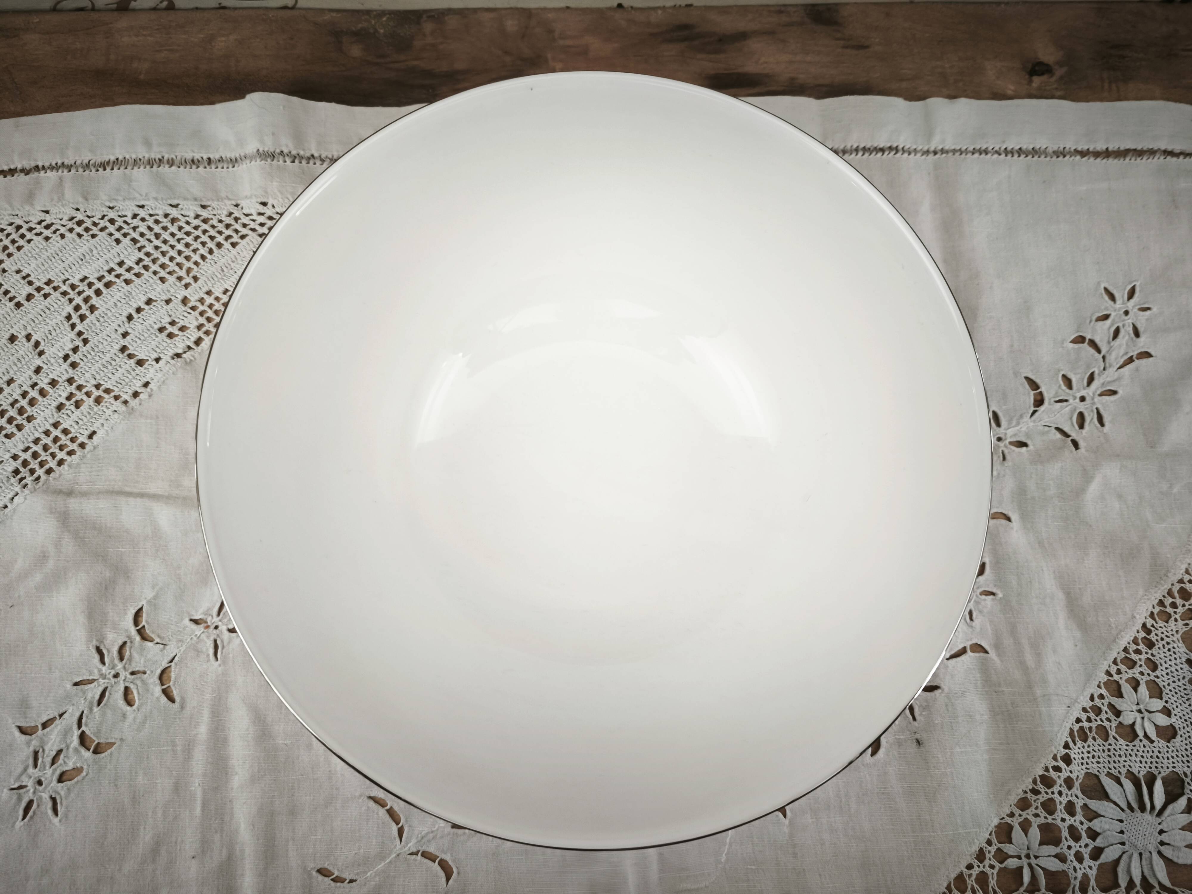 Wedgwood Amherst model porcelain salad bowl