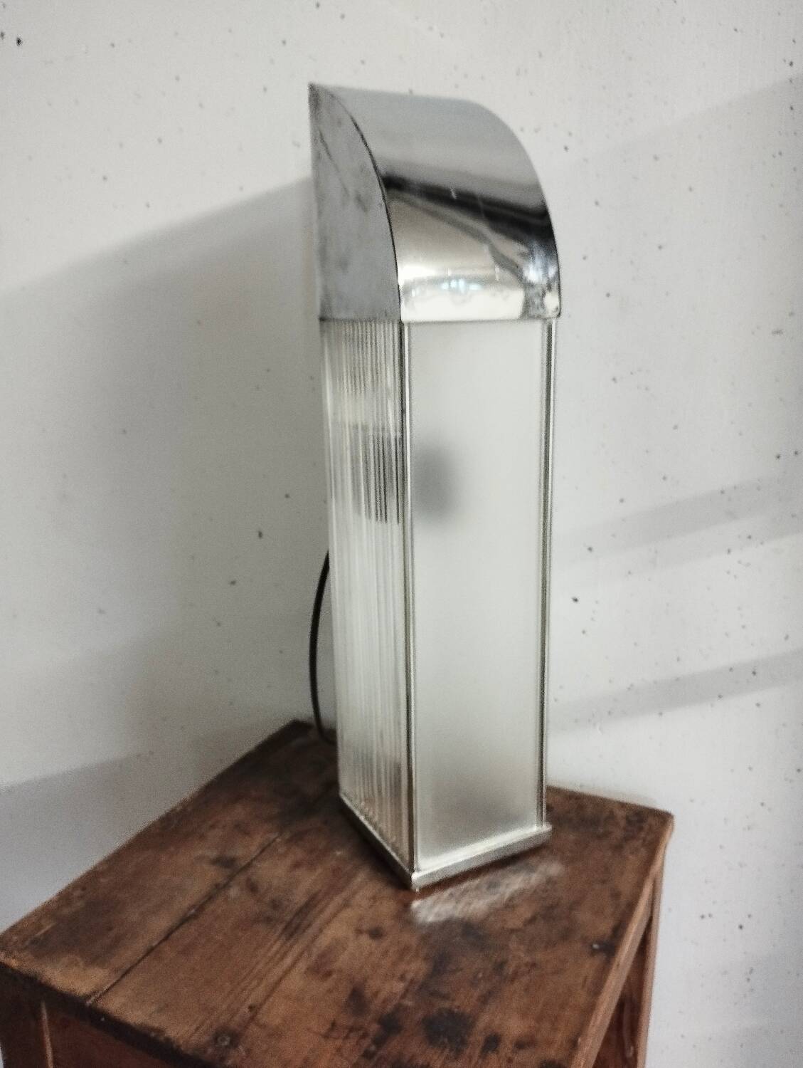Applique métal et verre