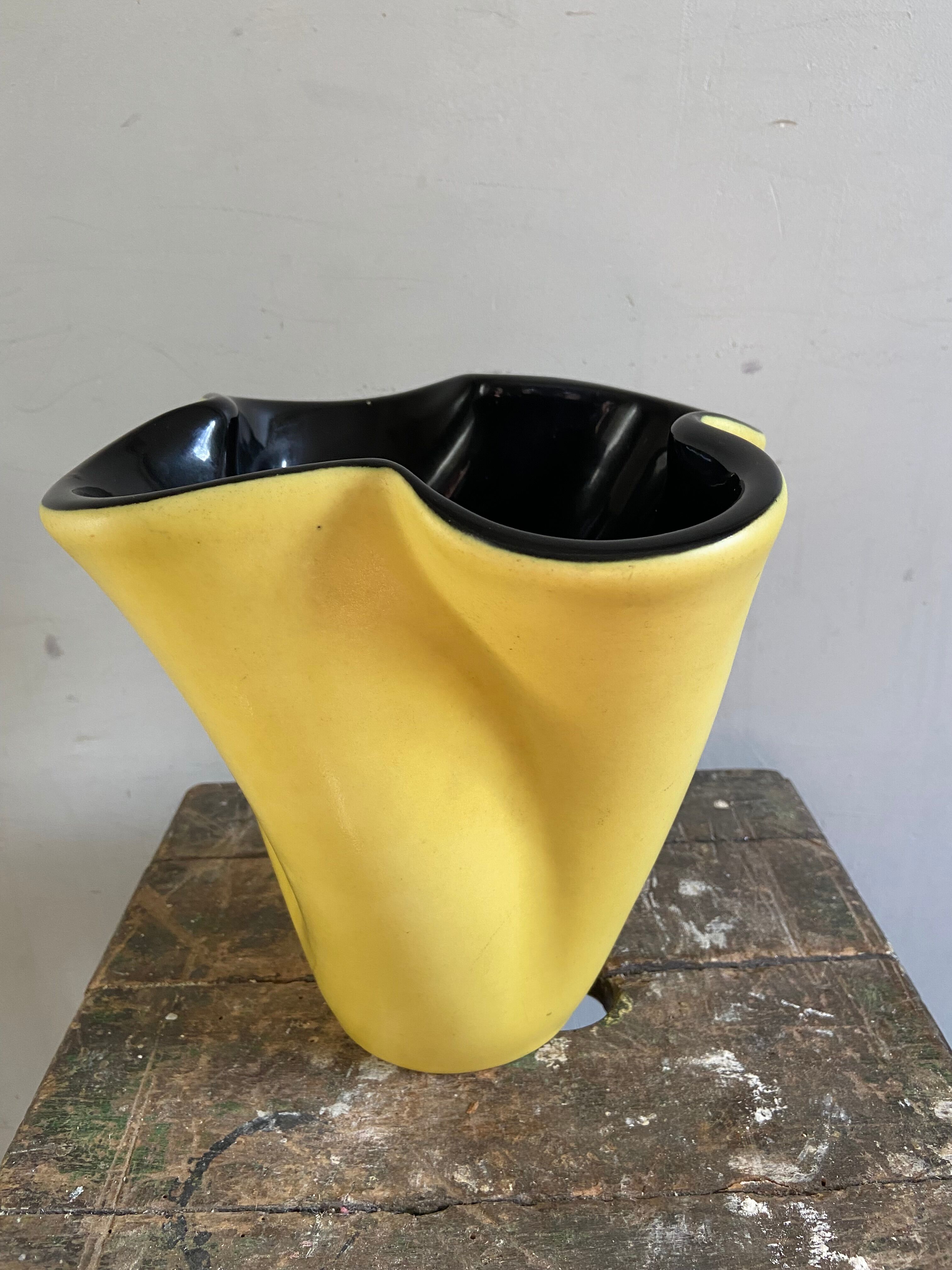 Elchinger corolla vase Yellow and black
