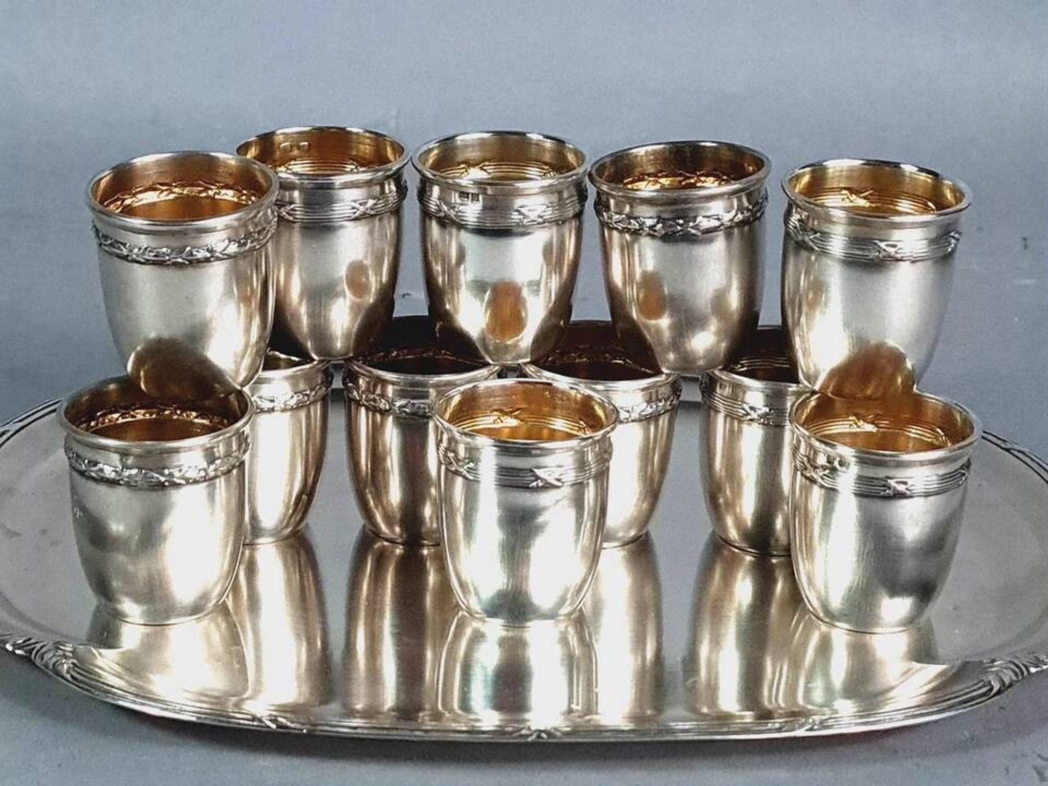 Ancien service à liqueur métal argenté / doré 12 gobelets, plateau + écrin
