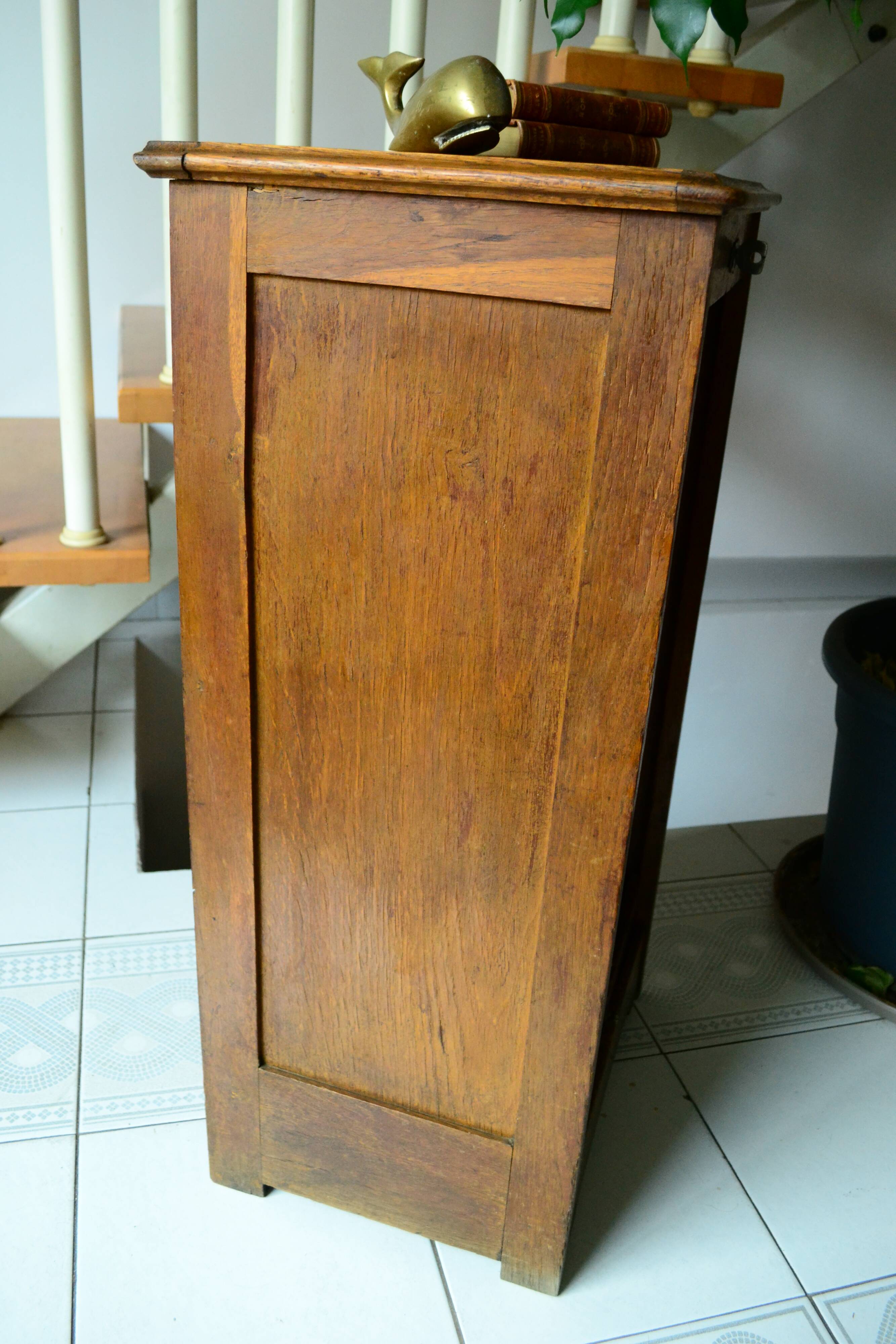 Early 20th-century curtain furniture