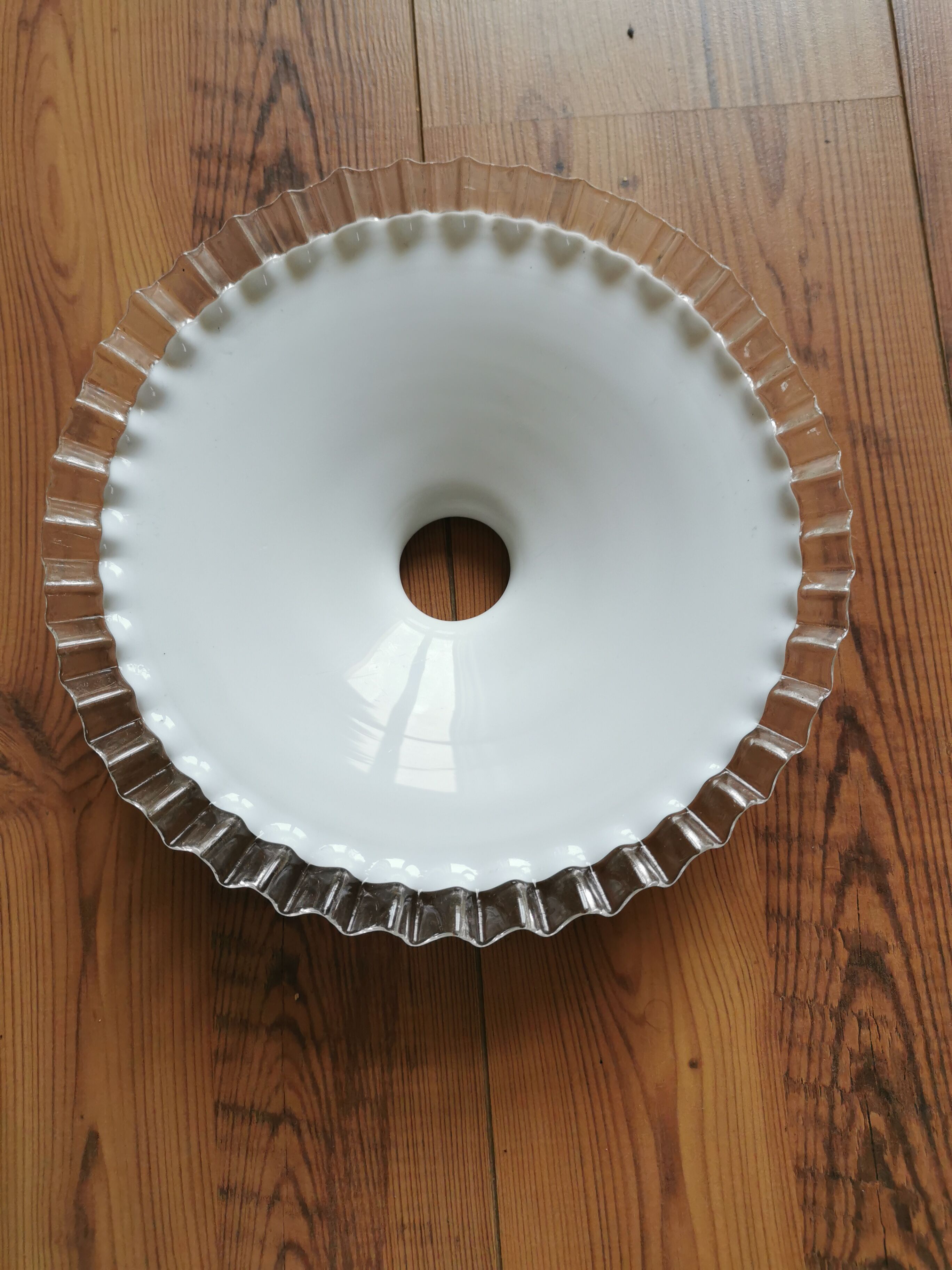 4 simple and serrated opaline shades