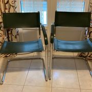 Paire de fauteuils cantilever vintage  cuir vert & chrome