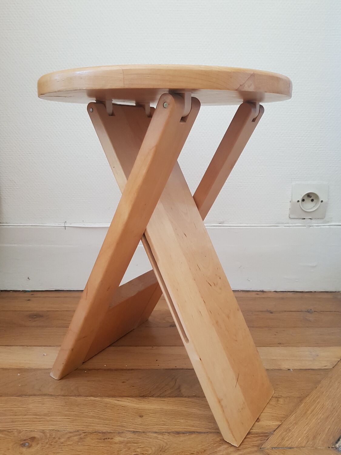 Suzy stool by Adrian Reed