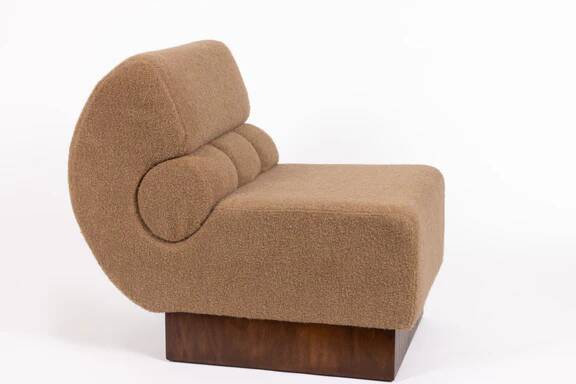 Fauteuil italien Schumacher en noyer et cachemire bouclé, 1970