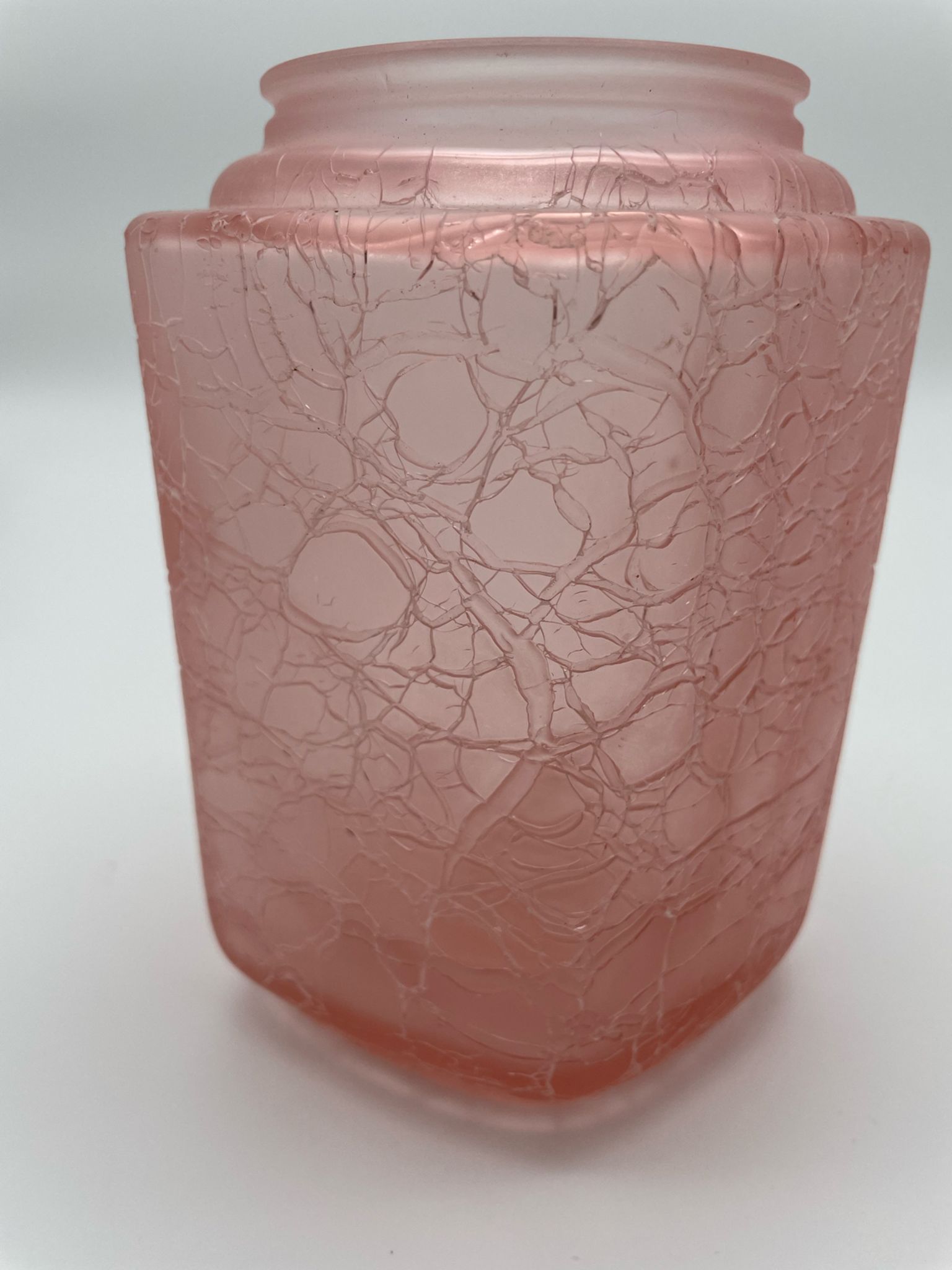 Pink vintage cotton pot in cracked glass paste Marcel Franck