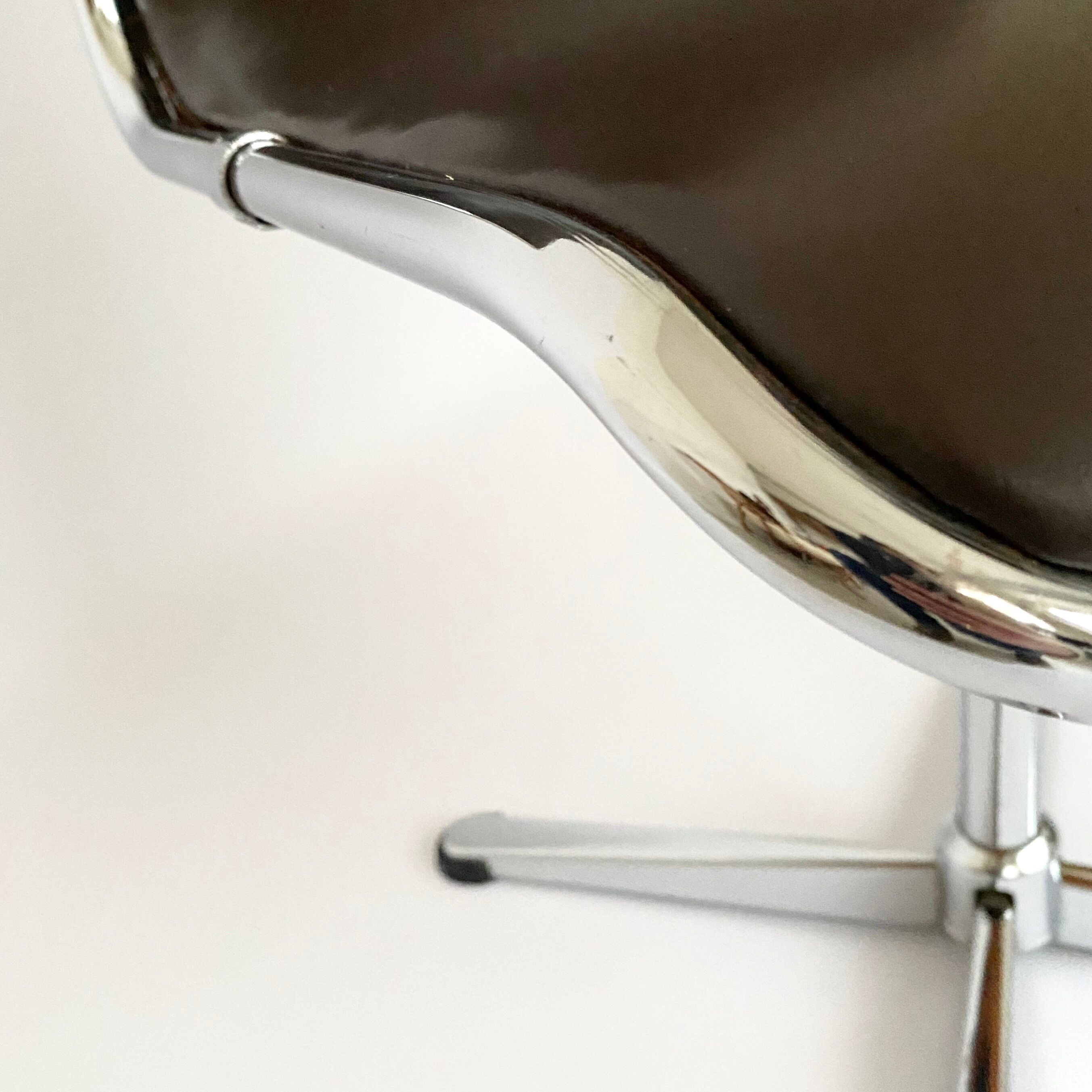 Vintage 70s leather chairs