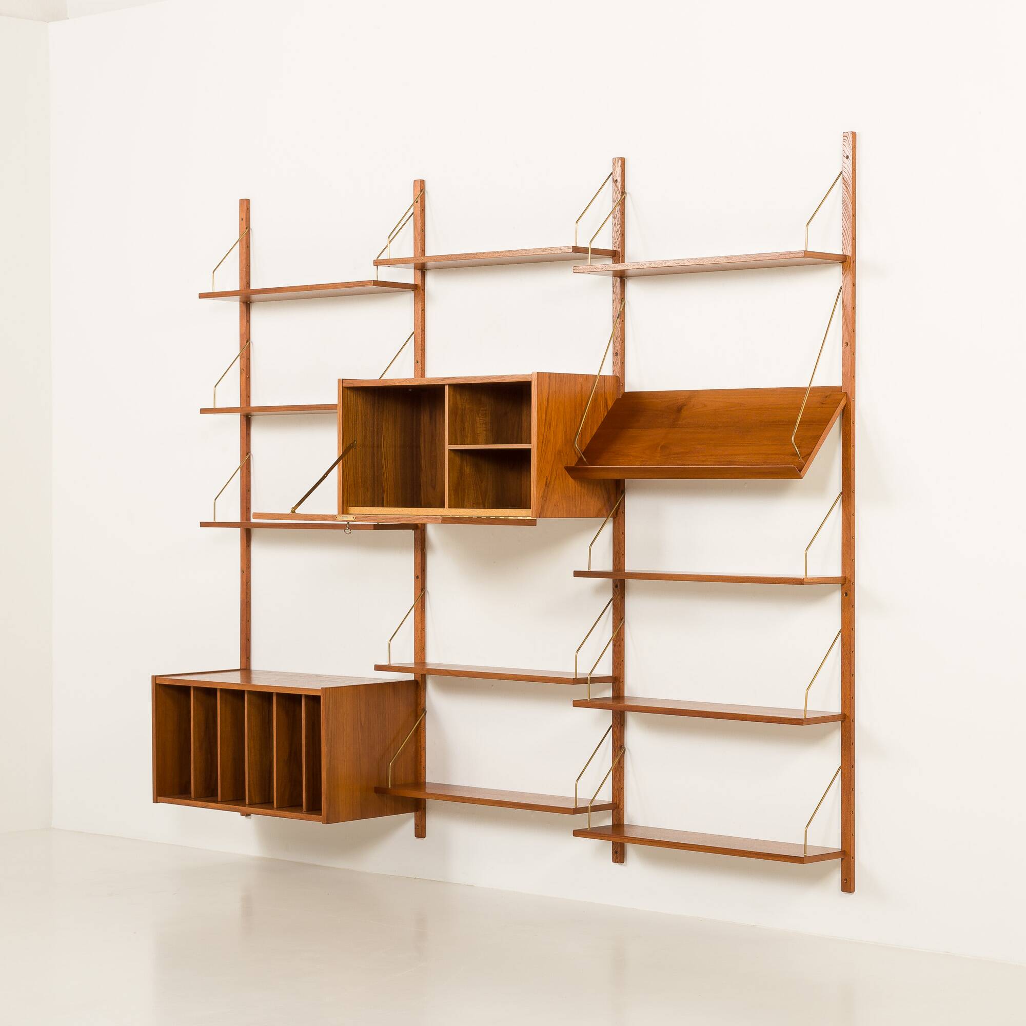 PS System wall unit with vinyl records cabinet and expository shelf, Rander