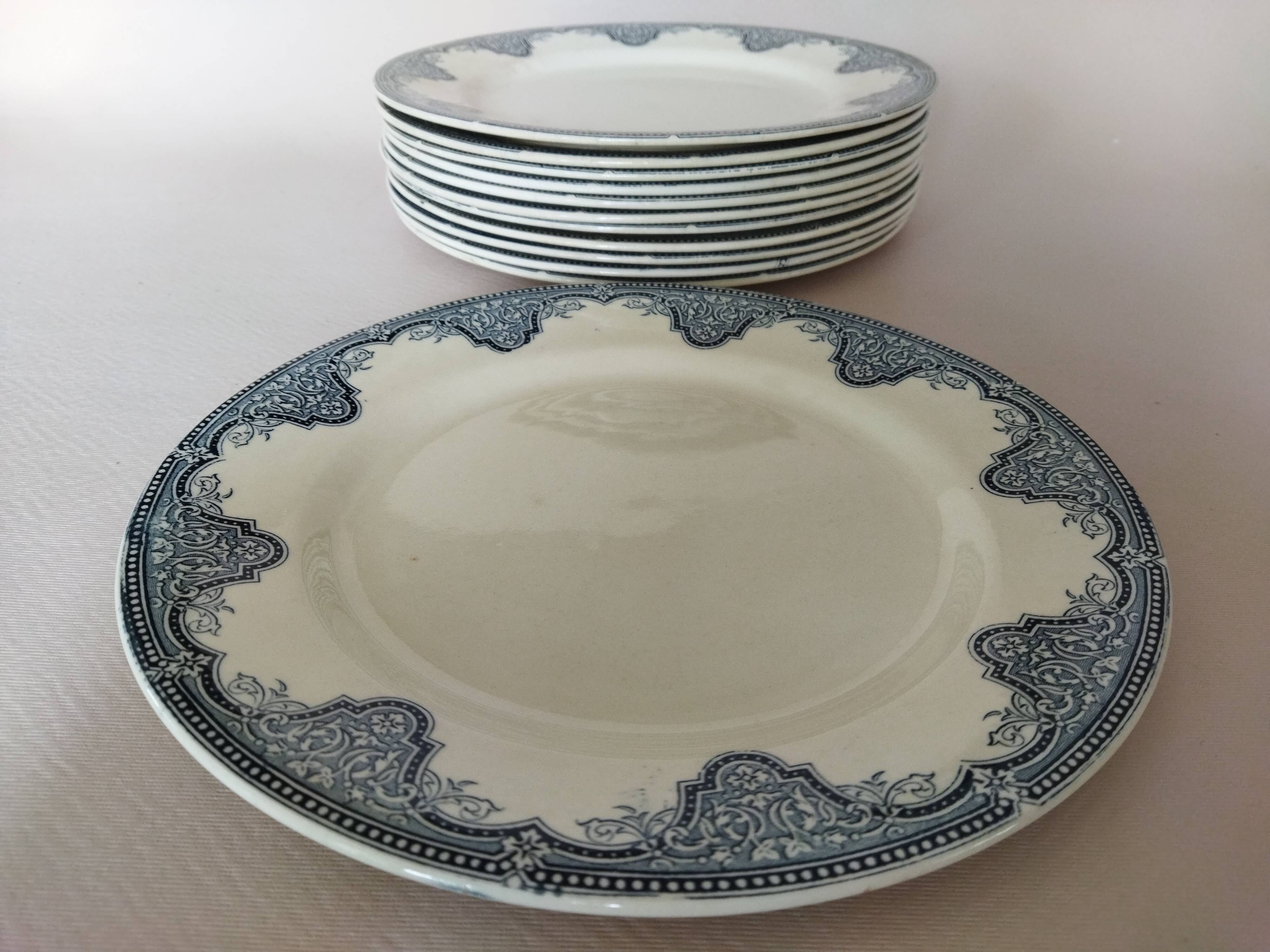 12 flat plates iron earth Salins, model Céline