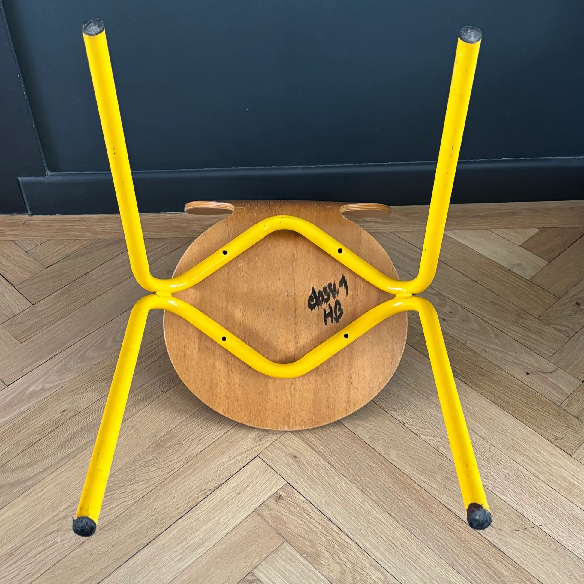Chaise d’école enfant en lamellé-collé cintré