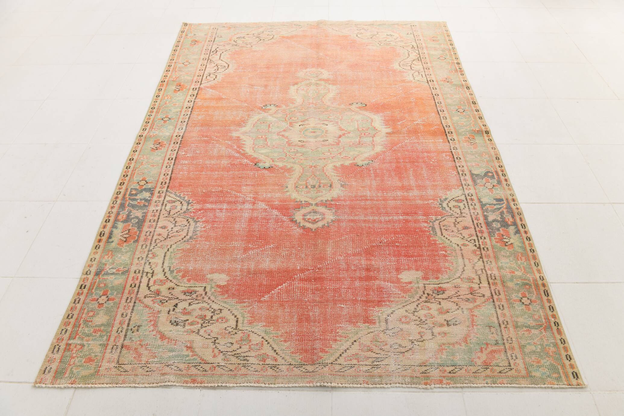 6x8 Vintage Pale Red Classic Rug, 179x254Cm