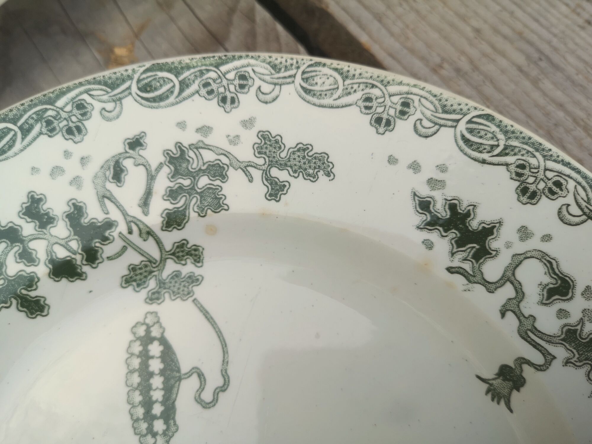 4 plates Terre de Fer Saint Amand Modern Style