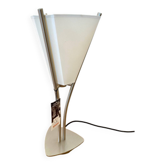 CVL luminaire Curve table lamp in brushed nickel