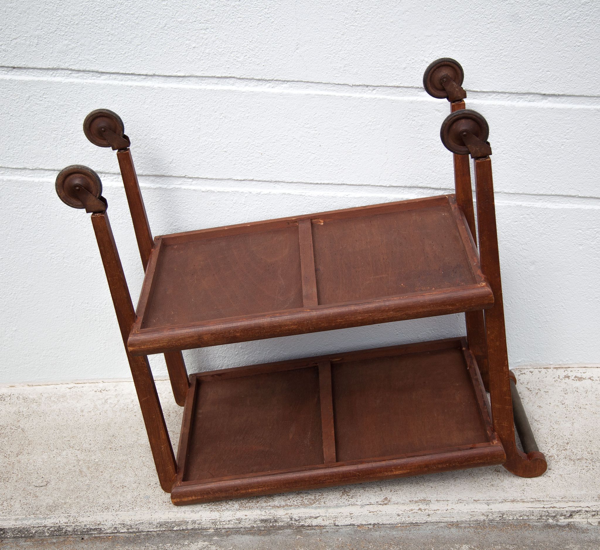 Vintage wood dessert, roller bar, roller table, servant, vintage wood dessert table