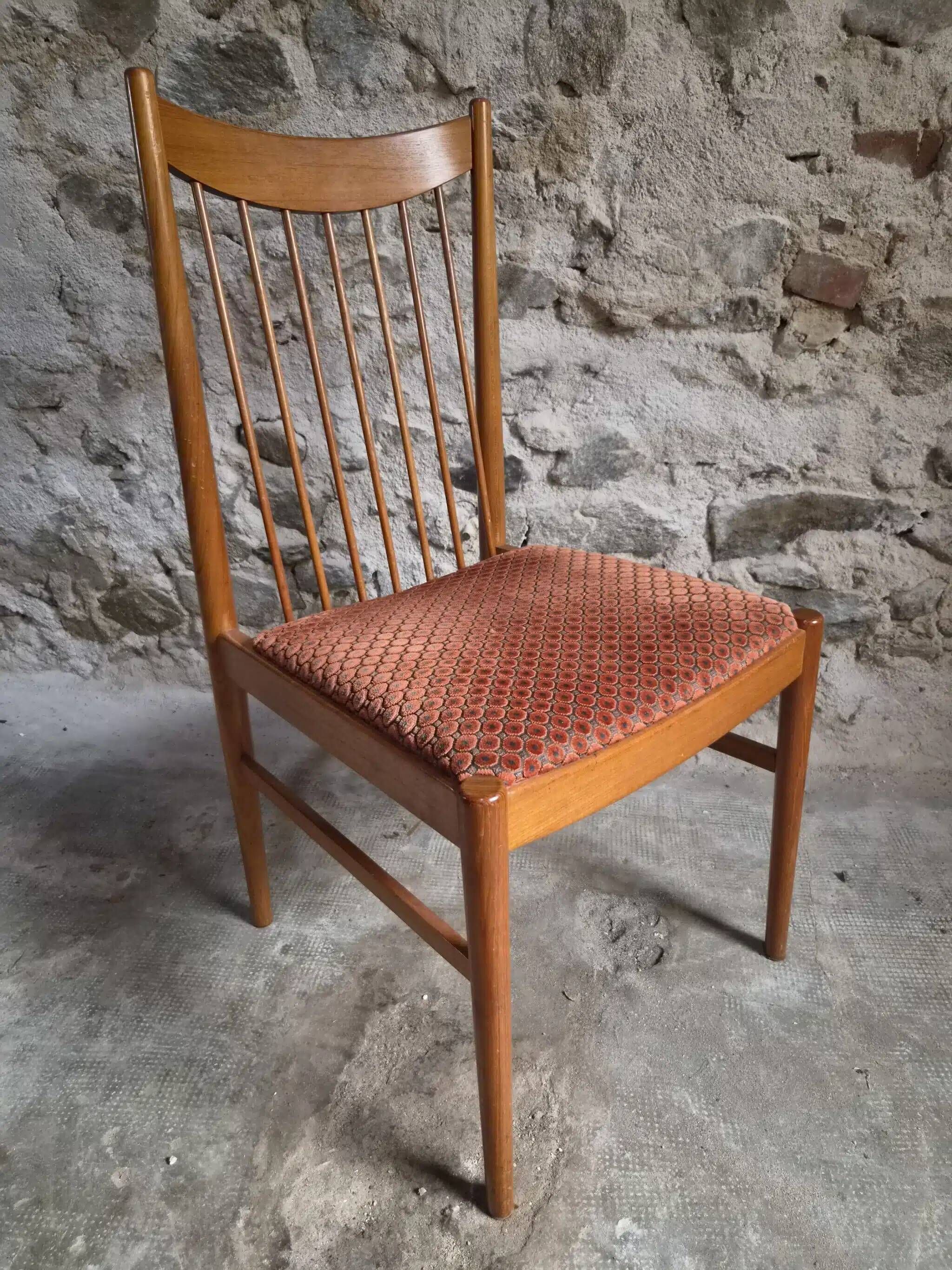Set of 6 Danish teak dining chairs model 422, attributed to Arne Vodder for Sibast, 1960s.